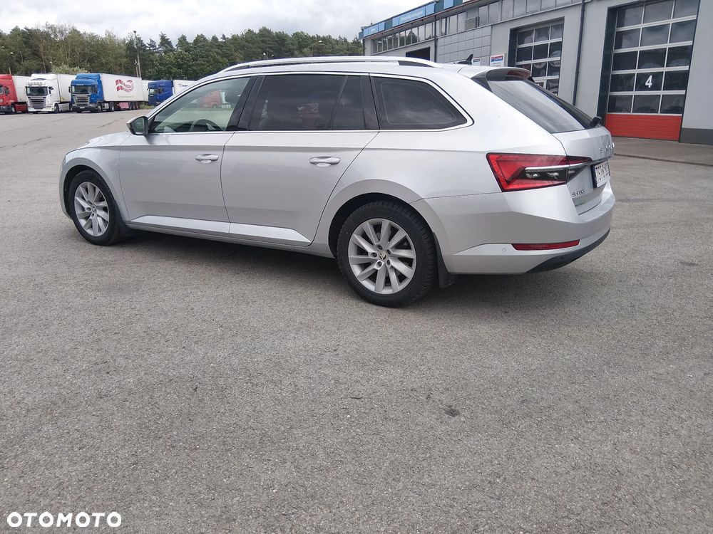 Skoda Superb 2.0 TDI SCR Style DSG - 4