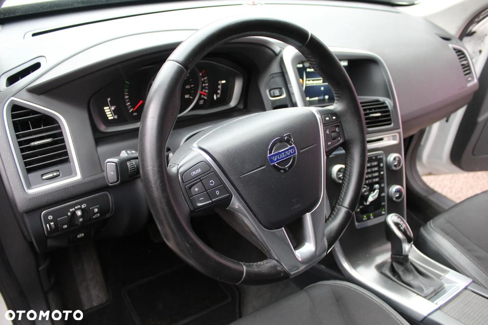 Volvo XC 60 T5 AWD Drive-E Momentum - 21