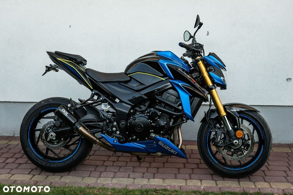 Suzuki GSX - 2
