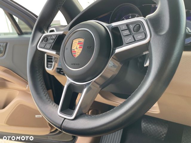 Porsche Cayenne - 25