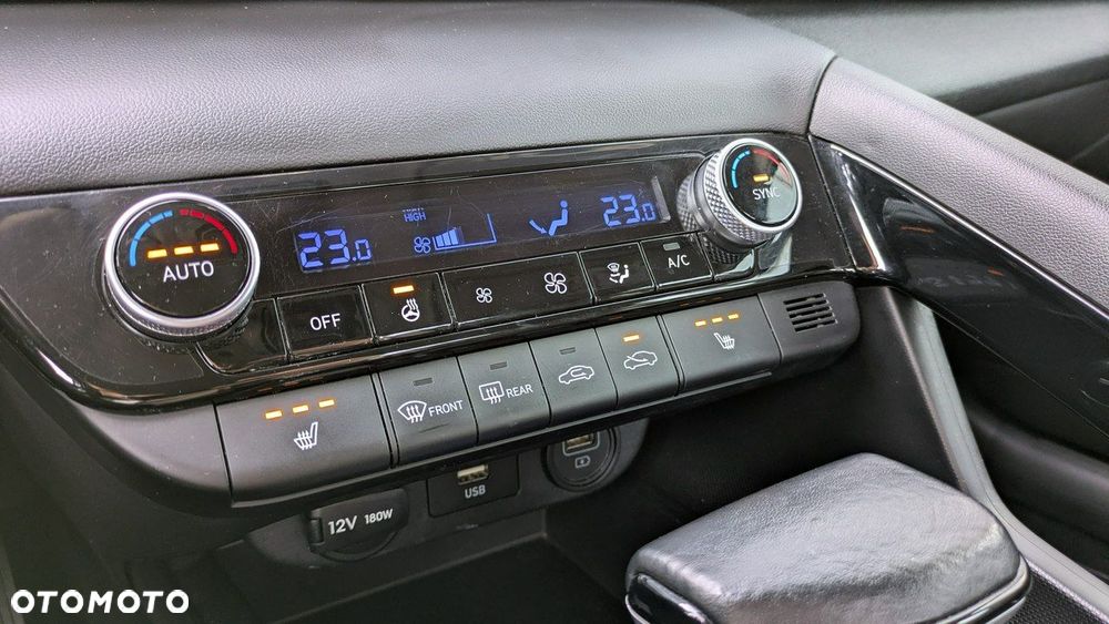 Hyundai Elantra - 25