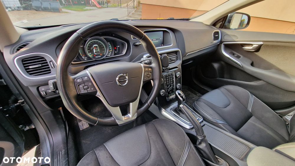 Volvo V40 D2 Geartronic Momentum - 22
