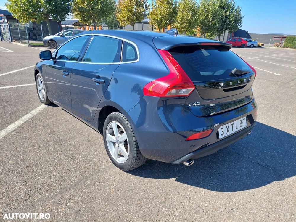 Volvo V40 D4 Momentum - 3