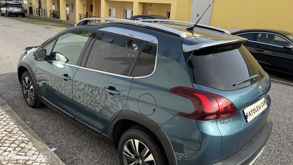 Peugeot 2008 1.2 PureTech Allure EAT6 - 7