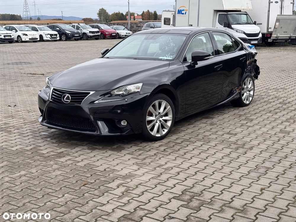 Lexus IS 300h Elegance - 10