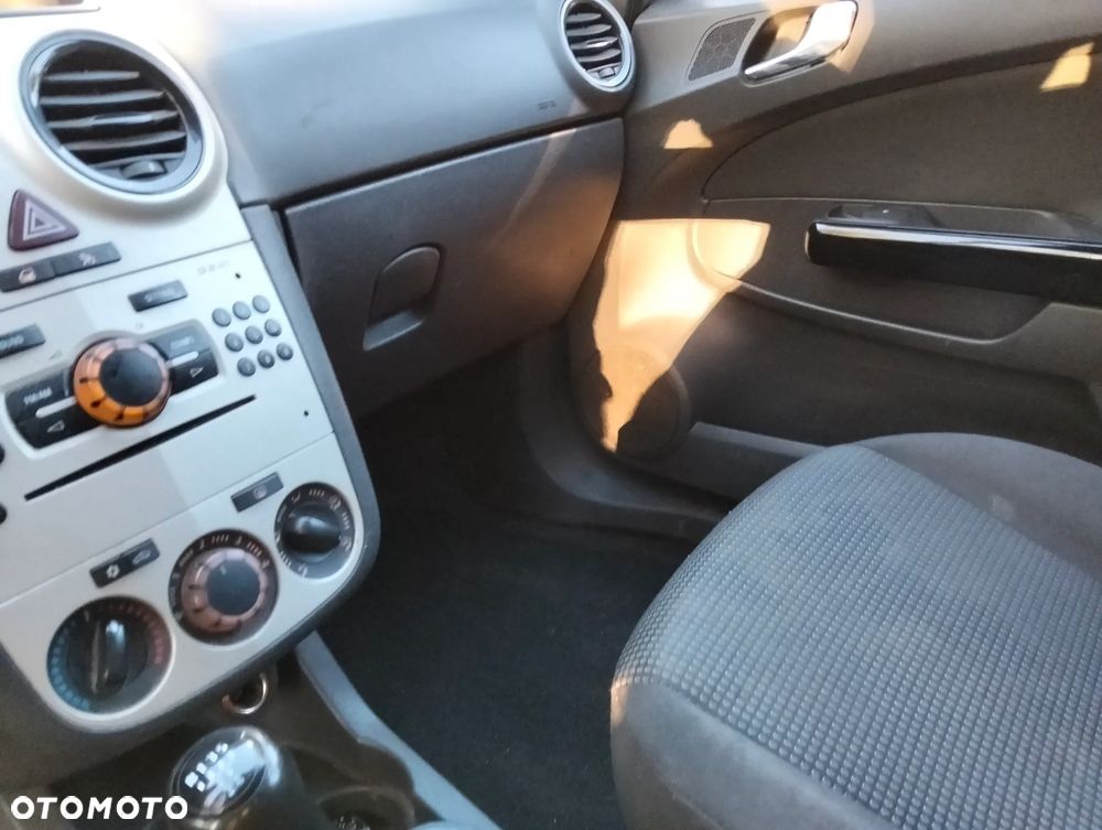 Opel Corsa - 11