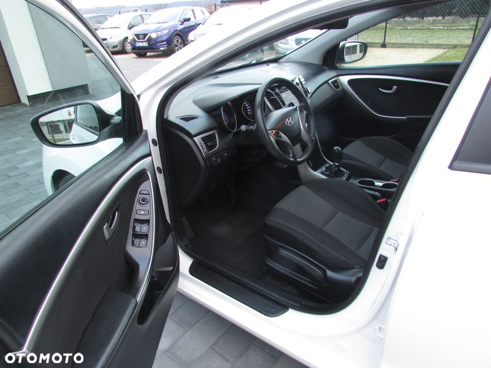 Hyundai i30 1.4 Fifa World Cup Edition - 16