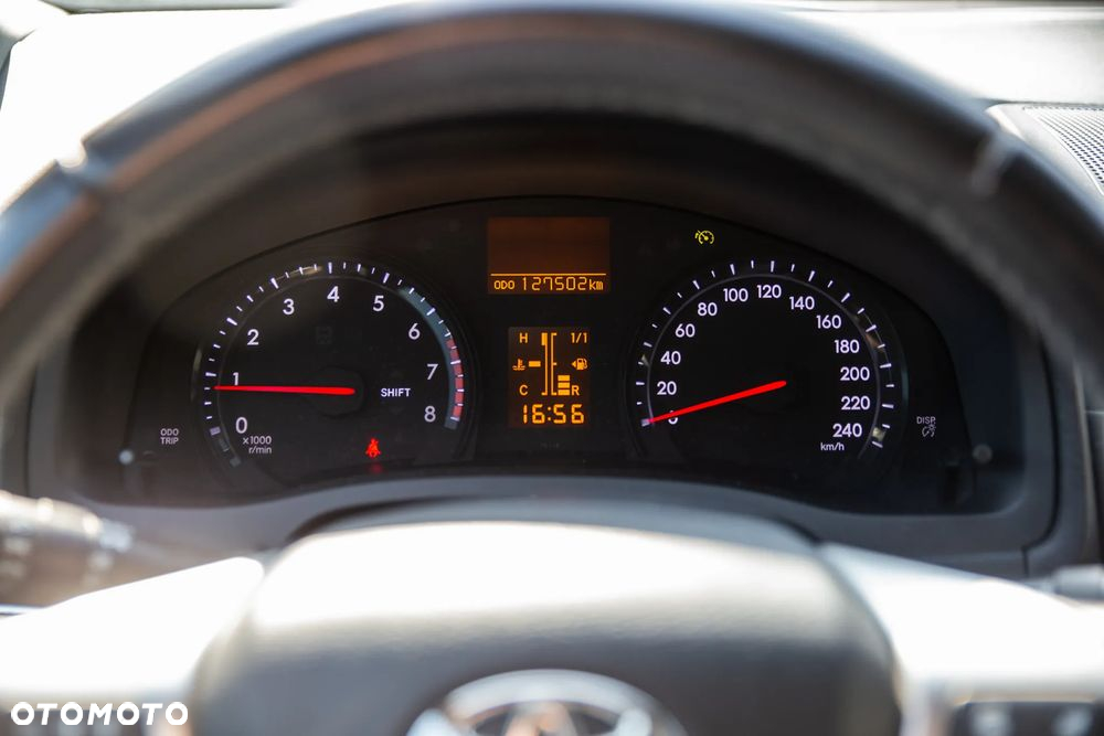Toyota Avensis 1.6 Premium - 19