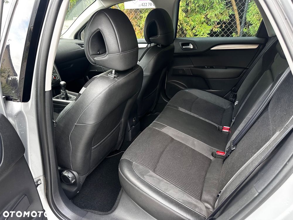 Citroën C4 VTi 120 Exclusive - 21