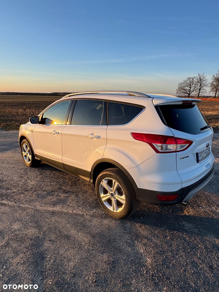 Ford Kuga 1.5 EcoBoost 2x4 Trend - 4