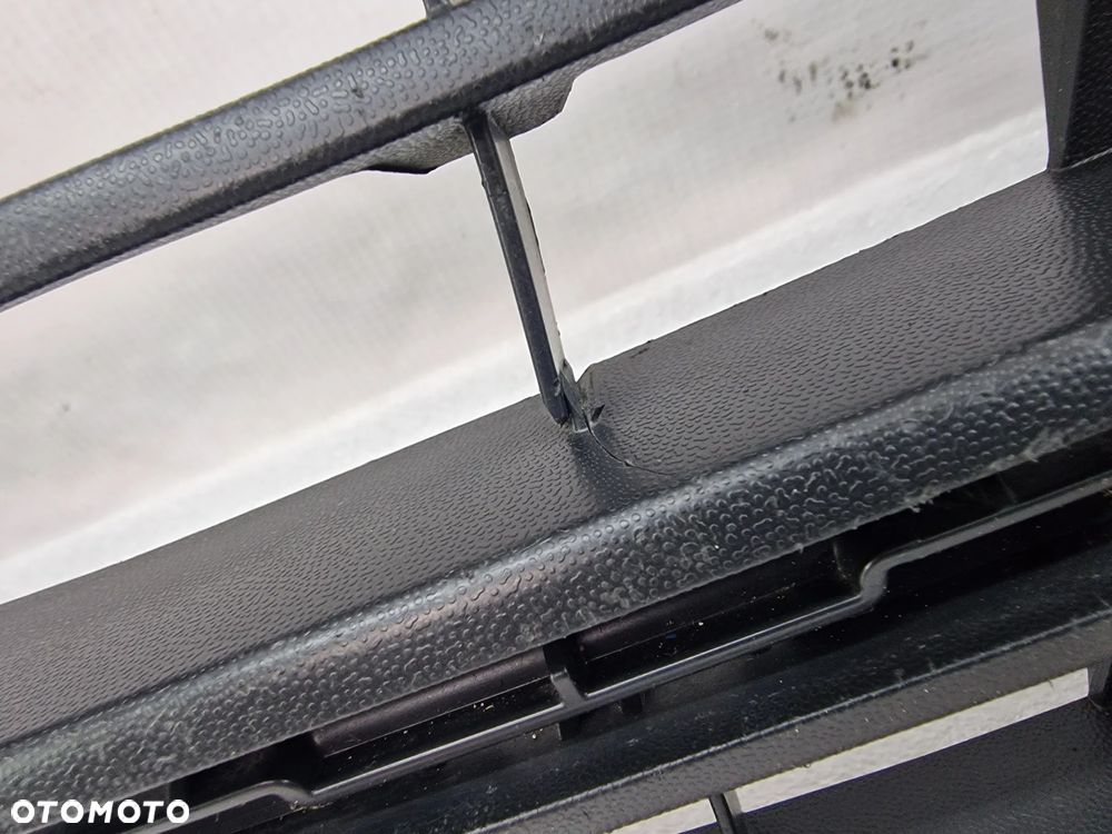 VW POLO VI 2G0 17- KRATKA ŚRODKOWA , NR 2G0853677L , NR AUKCJI KR524 - 9