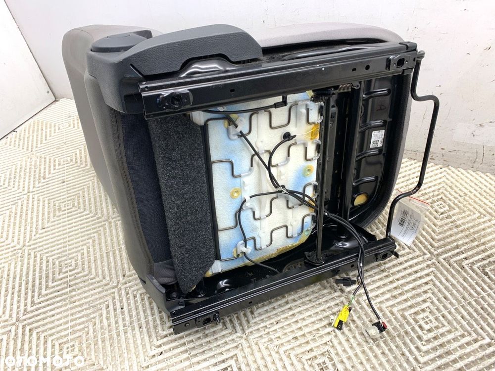 FOTEL PRAWY PRZÓD  VW UP! (121, 122, BL1, BL2, BL3, 123) 2011 - 2022 1.0 55 kW [75 KM] benzyna 2011 - 5