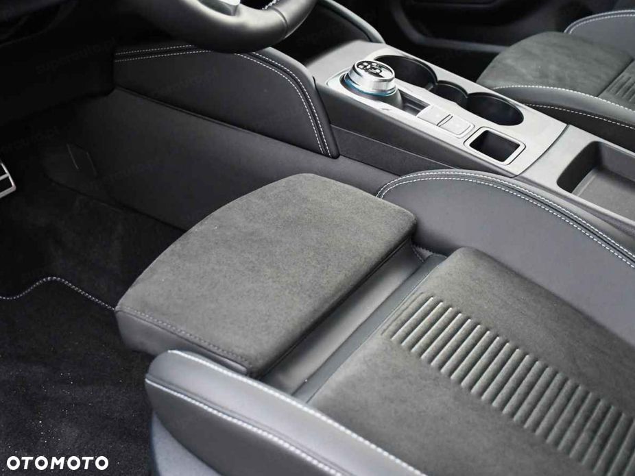 Ford Kuga - 10