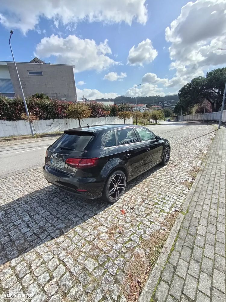 Audi A3 Sportback 1.6 TDI S tronic - 3