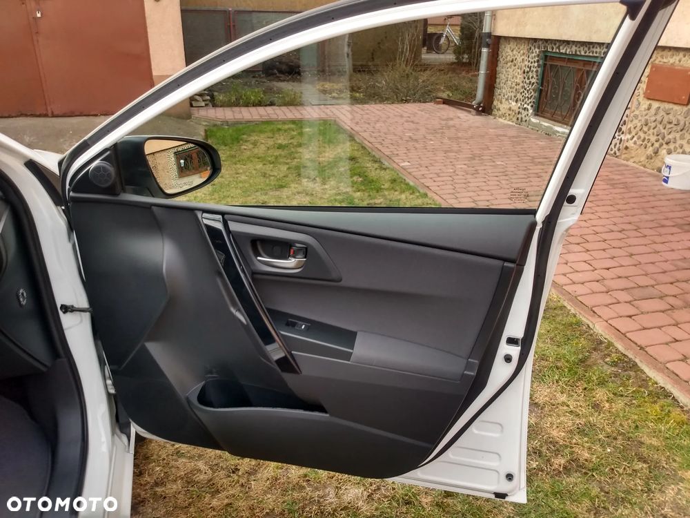 Toyota Auris 1.6 Premium - 13