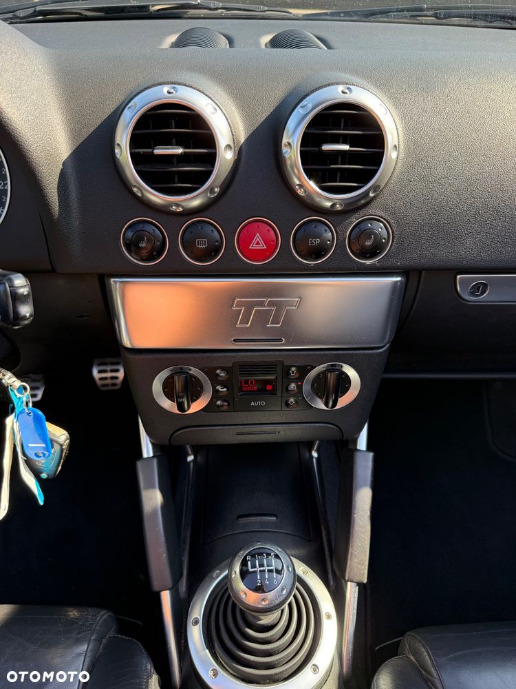 Audi TT Roadster 1.8 T quattro - 31