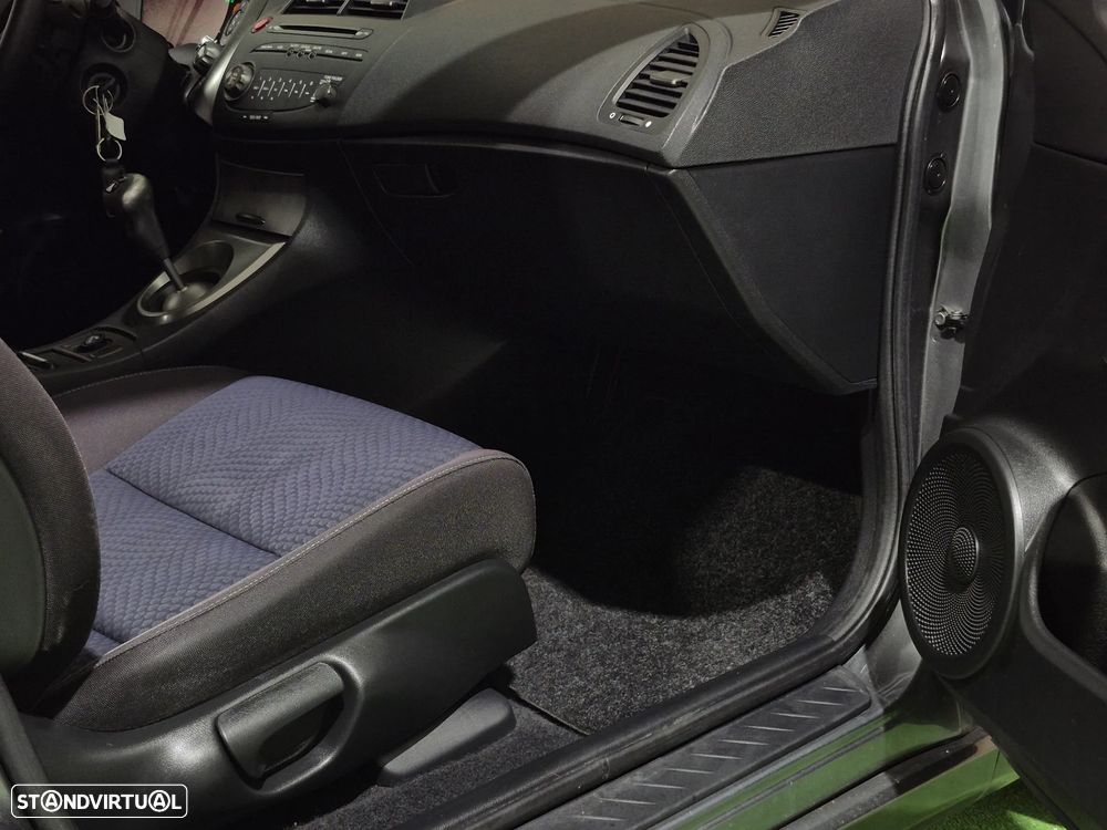 Honda Civic 1.8 Elegance - 14