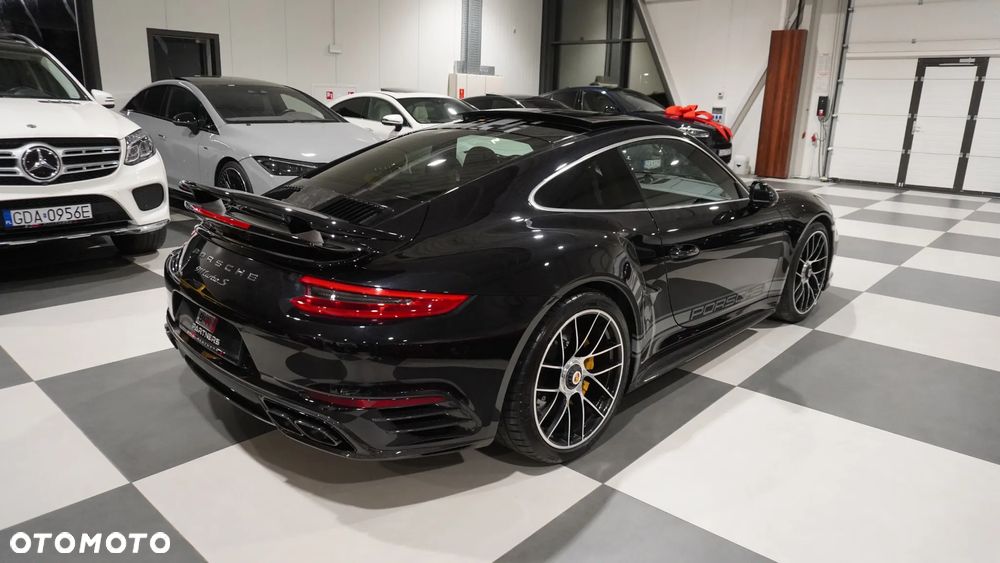 Porsche 911 Turbo S - 12