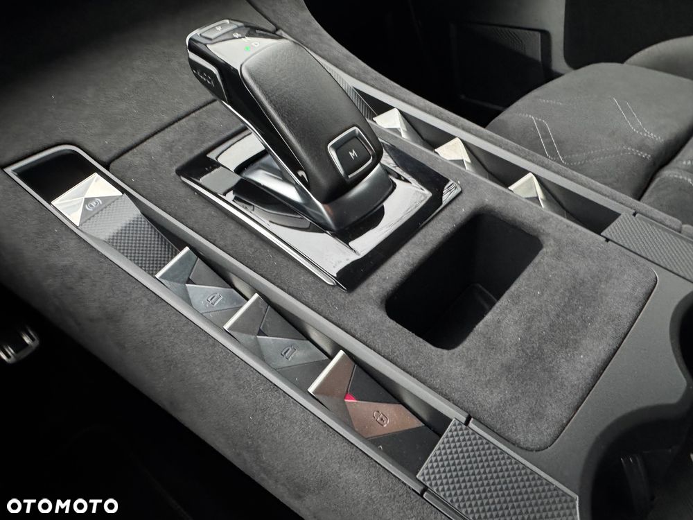 DS Automobiles DS 7 Crossback 1.6 PureTech Performance Line + - 40