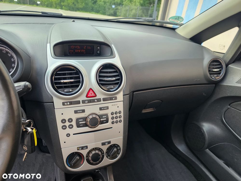 Opel Corsa 1.4 16V 150 Jahre - 13