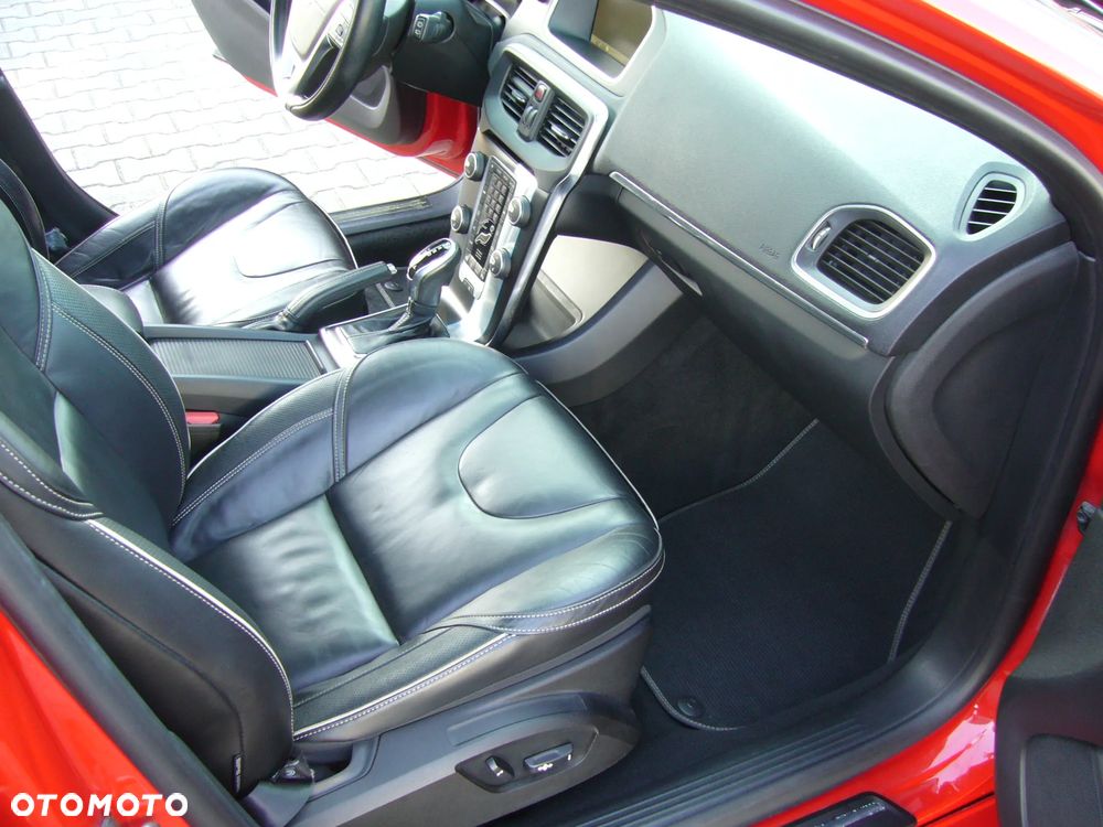 Volvo V40 T5 Geartronic RDesign - 12