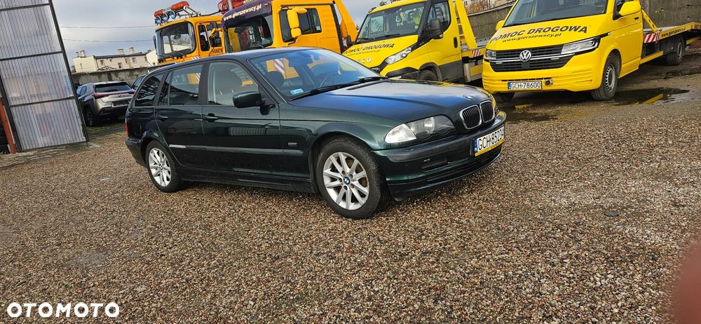 BMW Seria 3 318i - 3