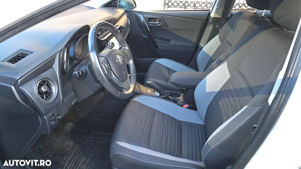 Toyota Auris - 5