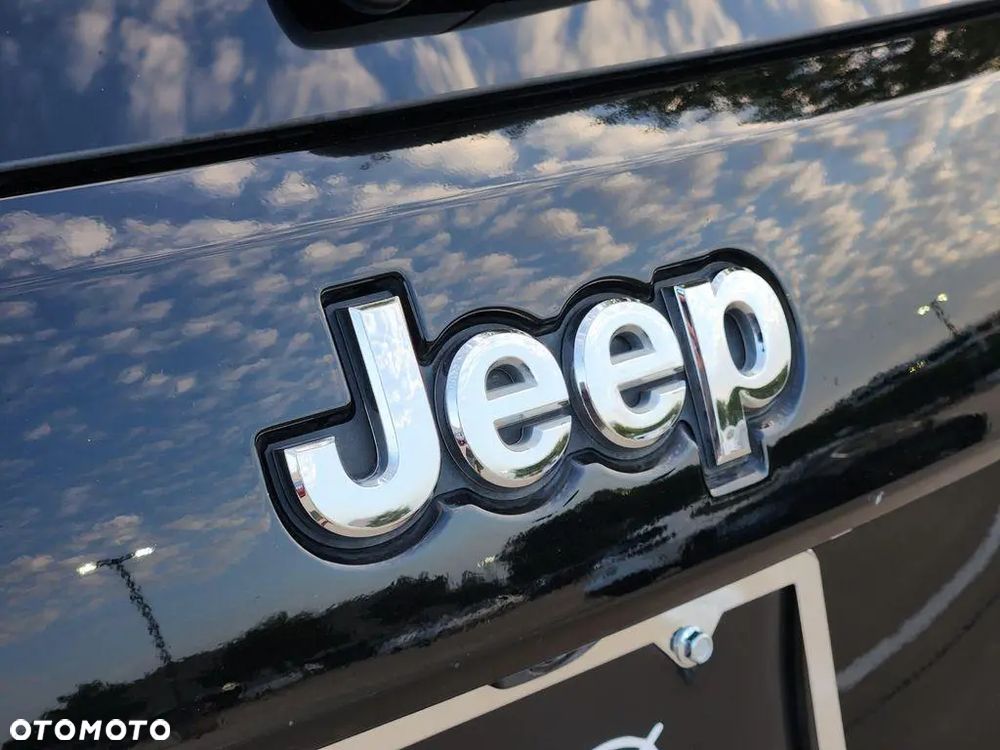 Jeep Grand Cherokee - 18