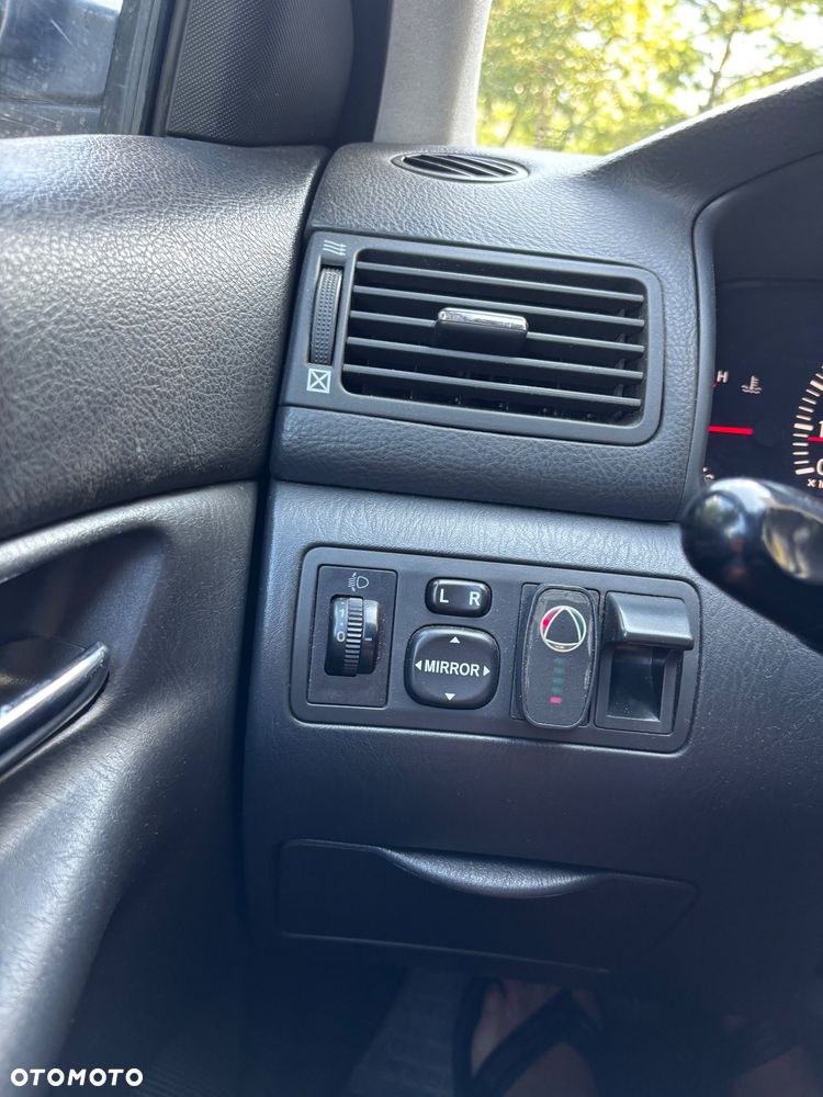 Toyota Corolla 1.4 VVT-i Base - 24