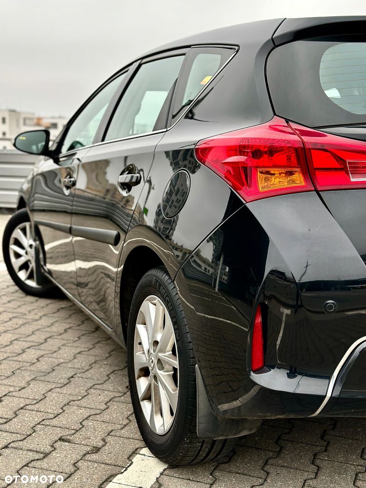 Toyota Auris 1.6 Premium - 5