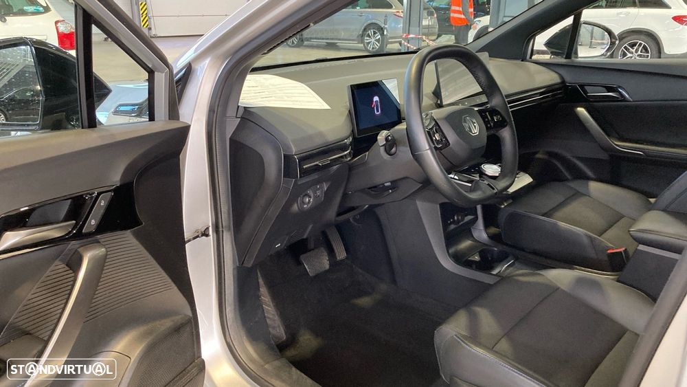 MG MG4 64 kWh Luxury - 12