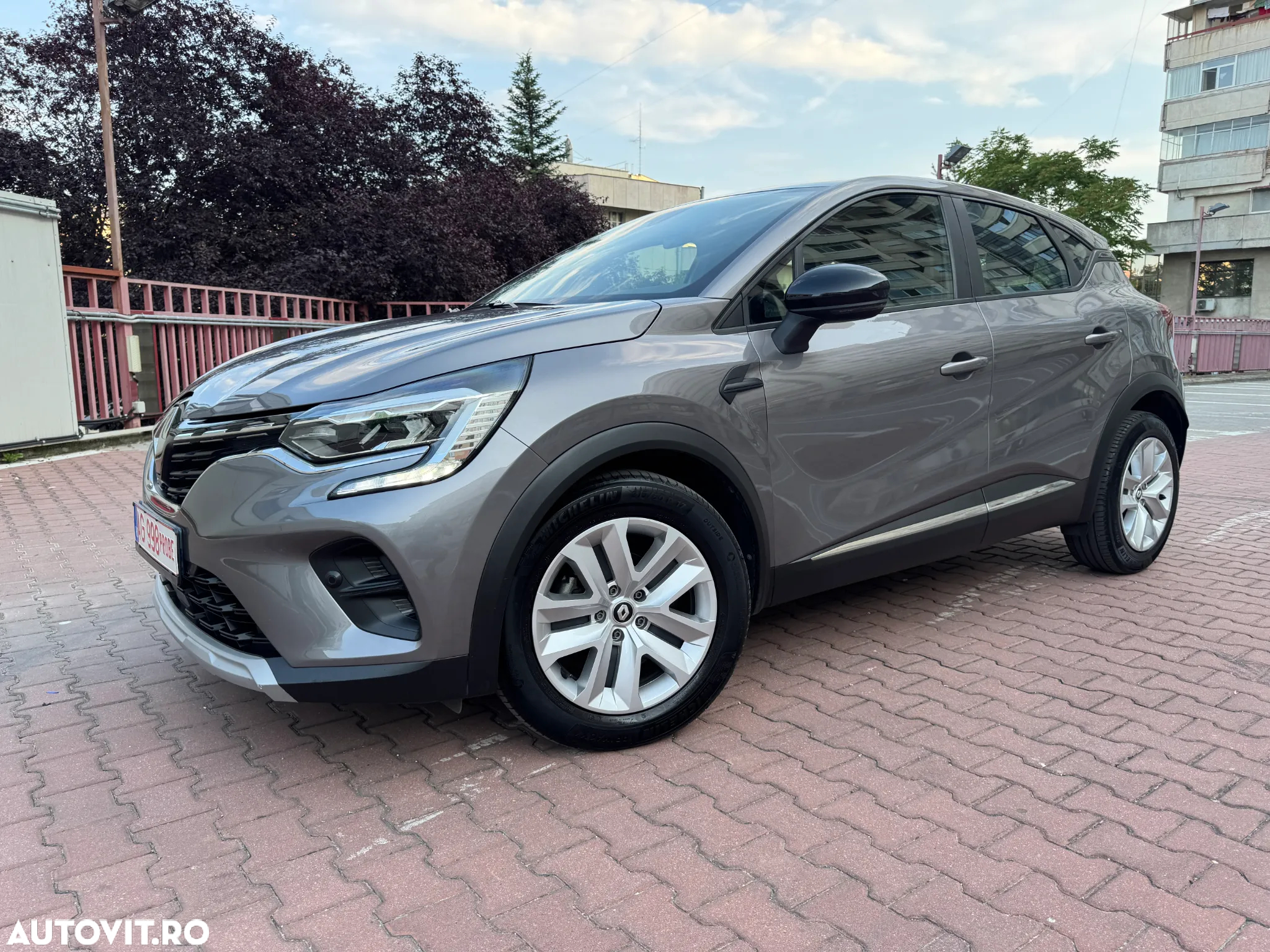 Renault Captur BLUE dCi 115 EDC BUSINESS EDITION - 32