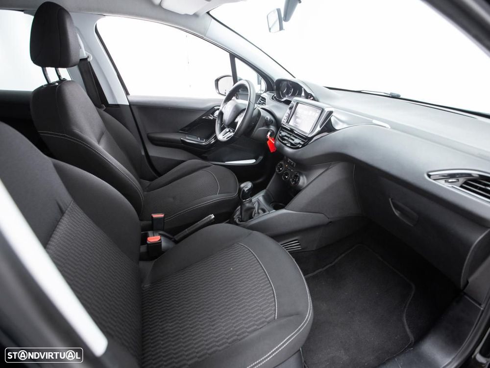 Peugeot 208 - 9