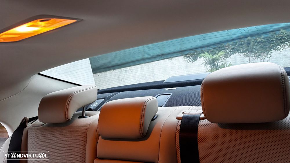 Lexus IS 300H Luxury - 39