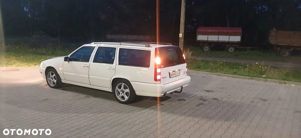 Volvo V70 2.4 - 23