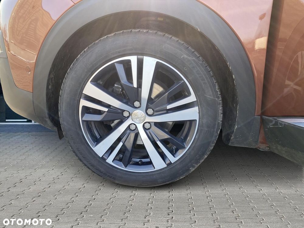 Peugeot 3008 1.6 BlueHDi Allure S&S EAT6 - 26