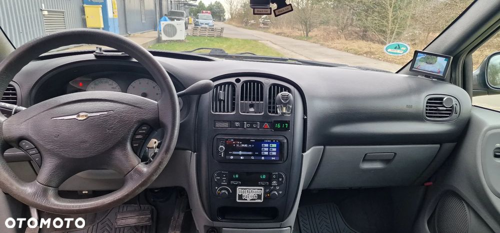 Chrysler Grand Voyager 3.3 Limited S&G - 15