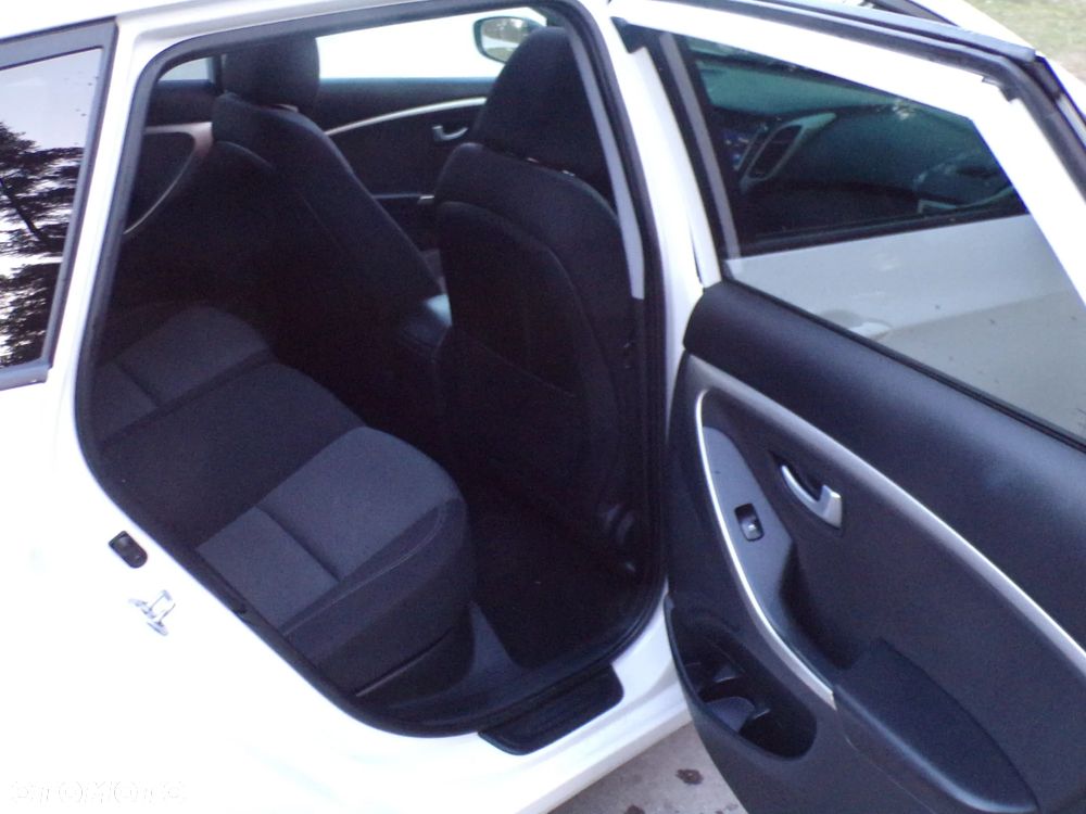 Hyundai i30 blue 1.6 CRDi Classic Navigation - 22