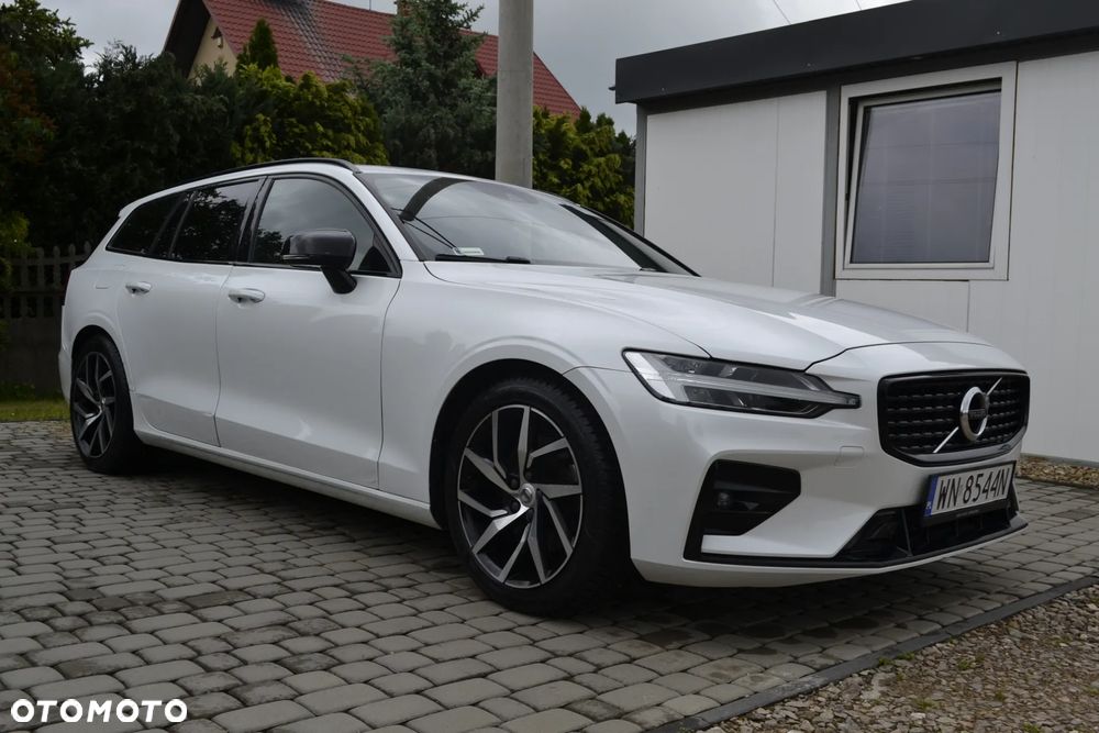 Volvo V60 B3 B R-Design - 9