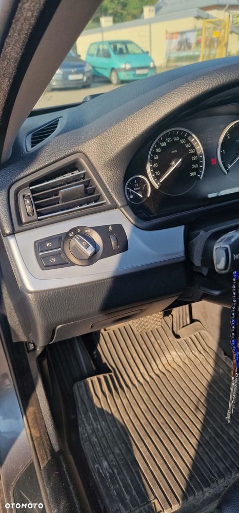 BMW Seria 5 520d xDrive - 8
