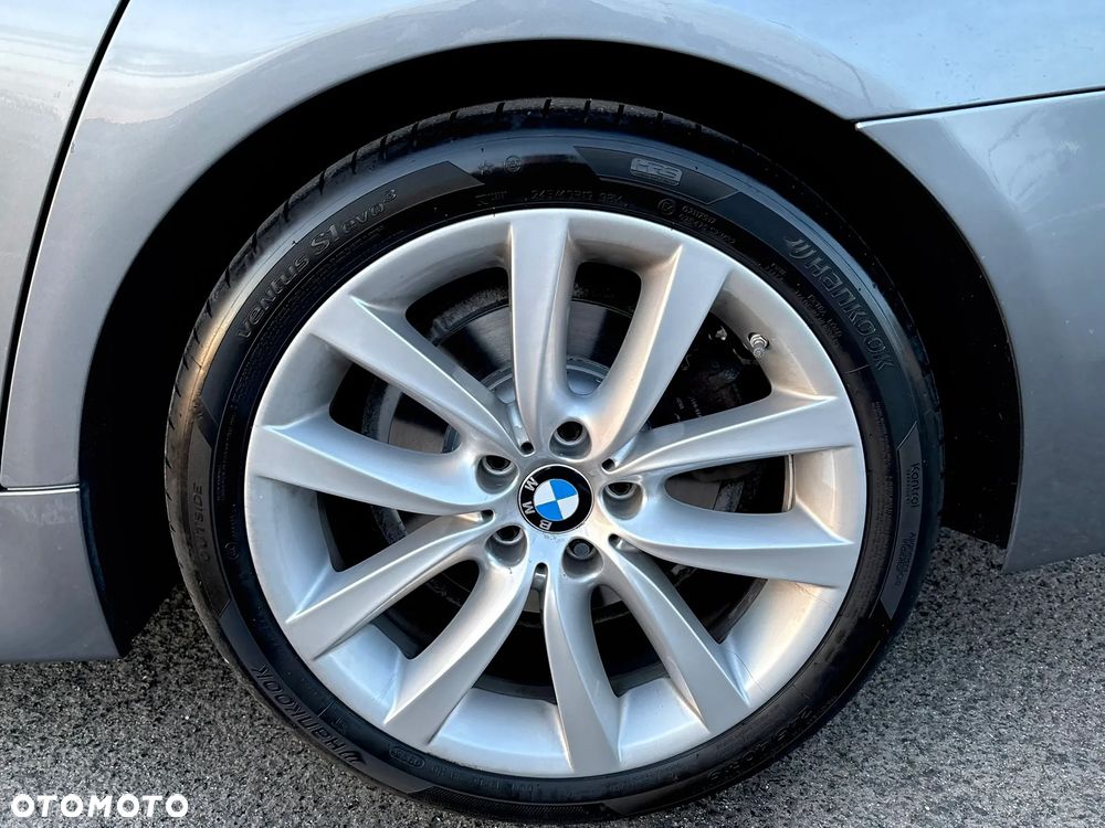 BMW Seria 5 520d xDrive - 13