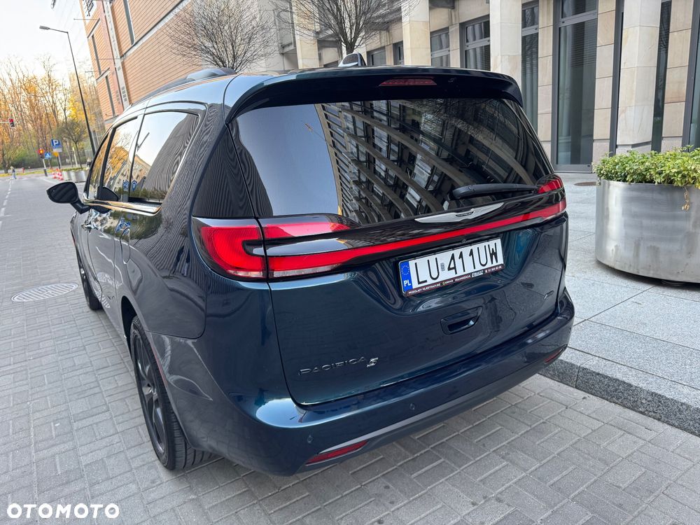 Chrysler Pacifica - 8
