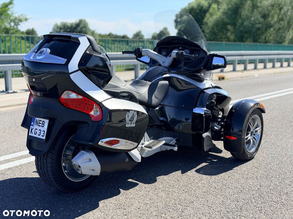 Can-Am Spyder - 10