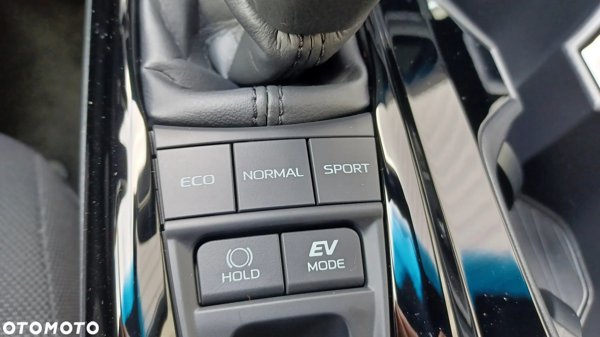 Toyota Camry 2.5 Hybrid Dynamic Force Comfort e-CVT - 15