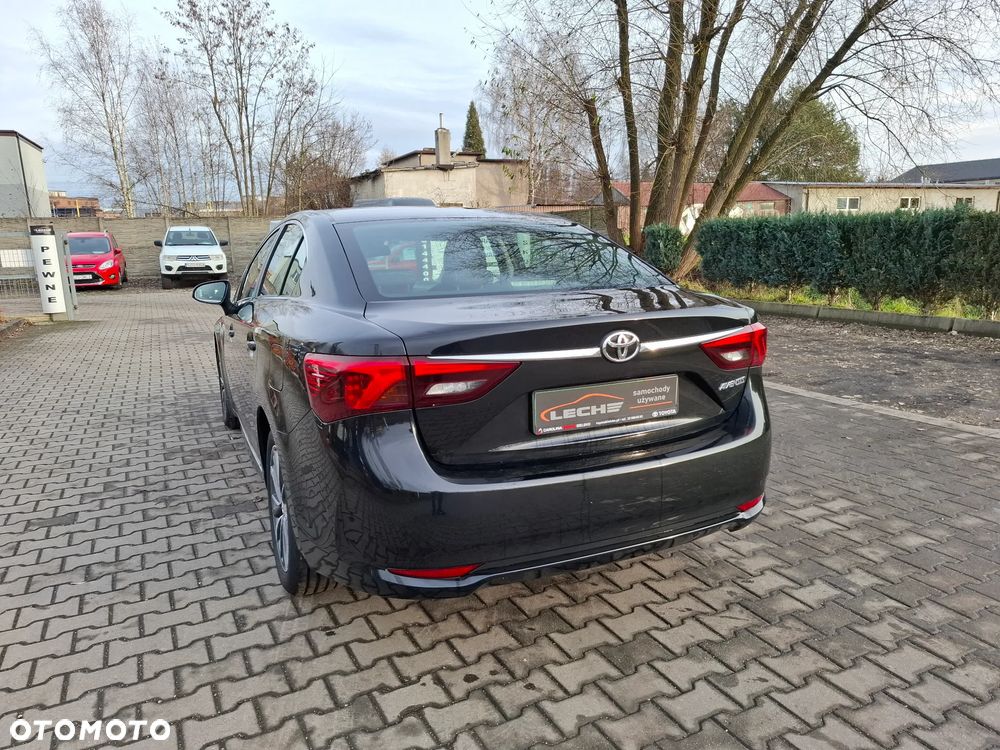 Toyota Avensis - 25