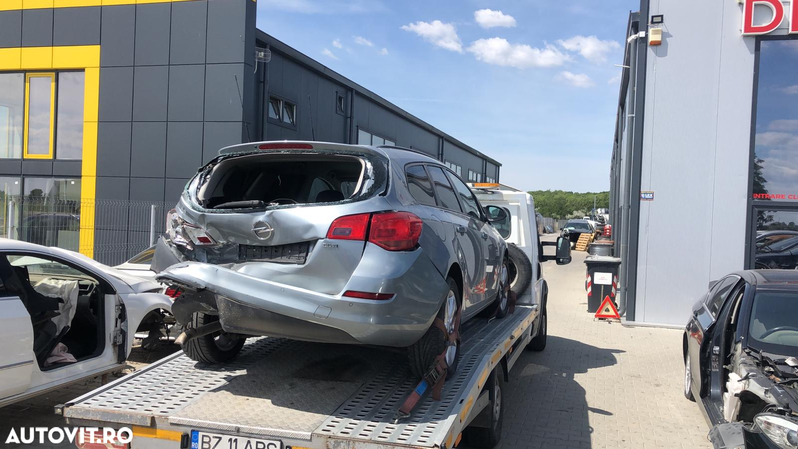 Dezmembram Opel Astra J 1.7D an fabr 2012 - 2