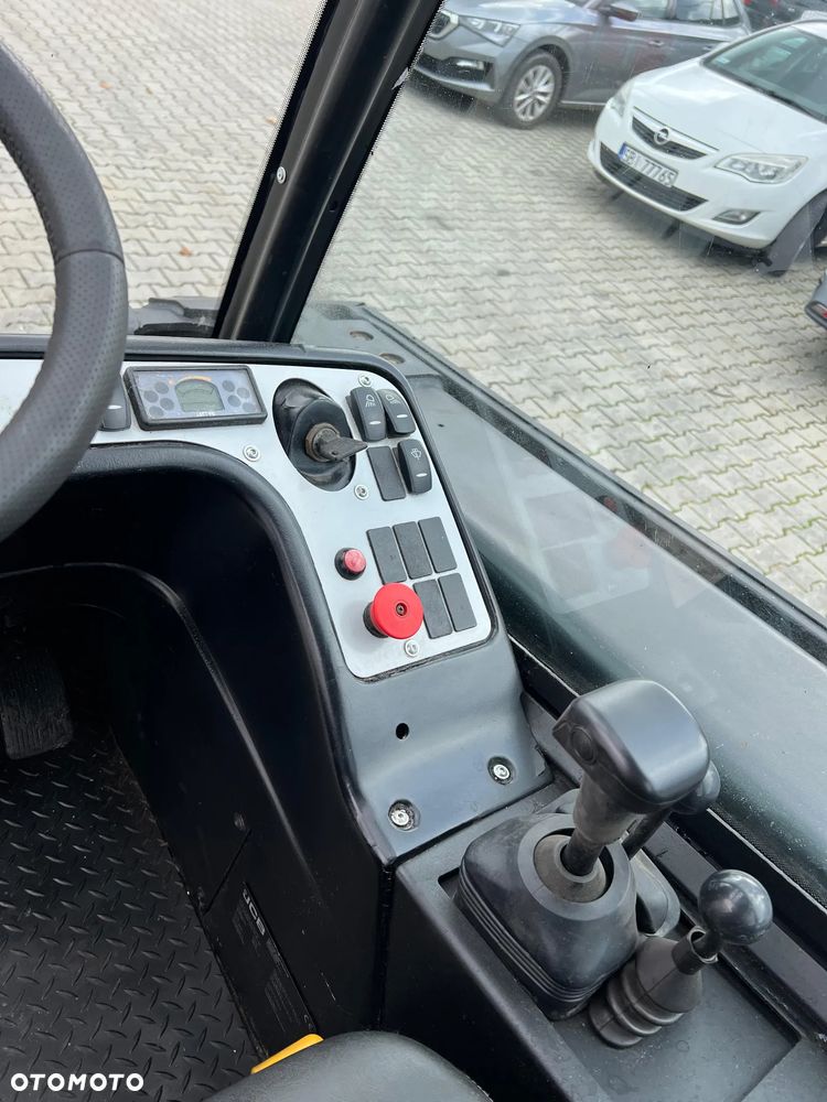 JCB 35D 4x4 - 12