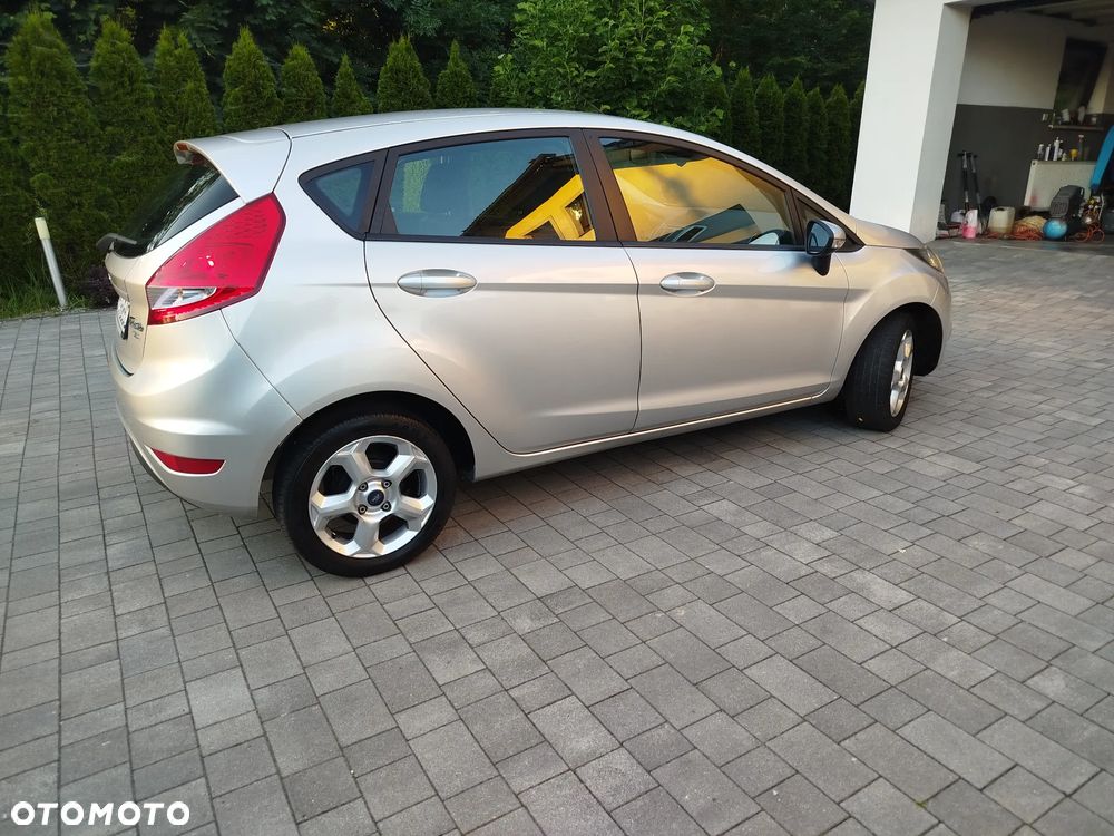 Ford Fiesta 1.25 Celebration - 3