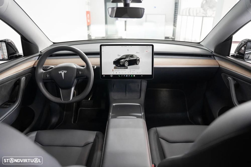 Tesla Model Y Long Range Dual Motor AWD - 8