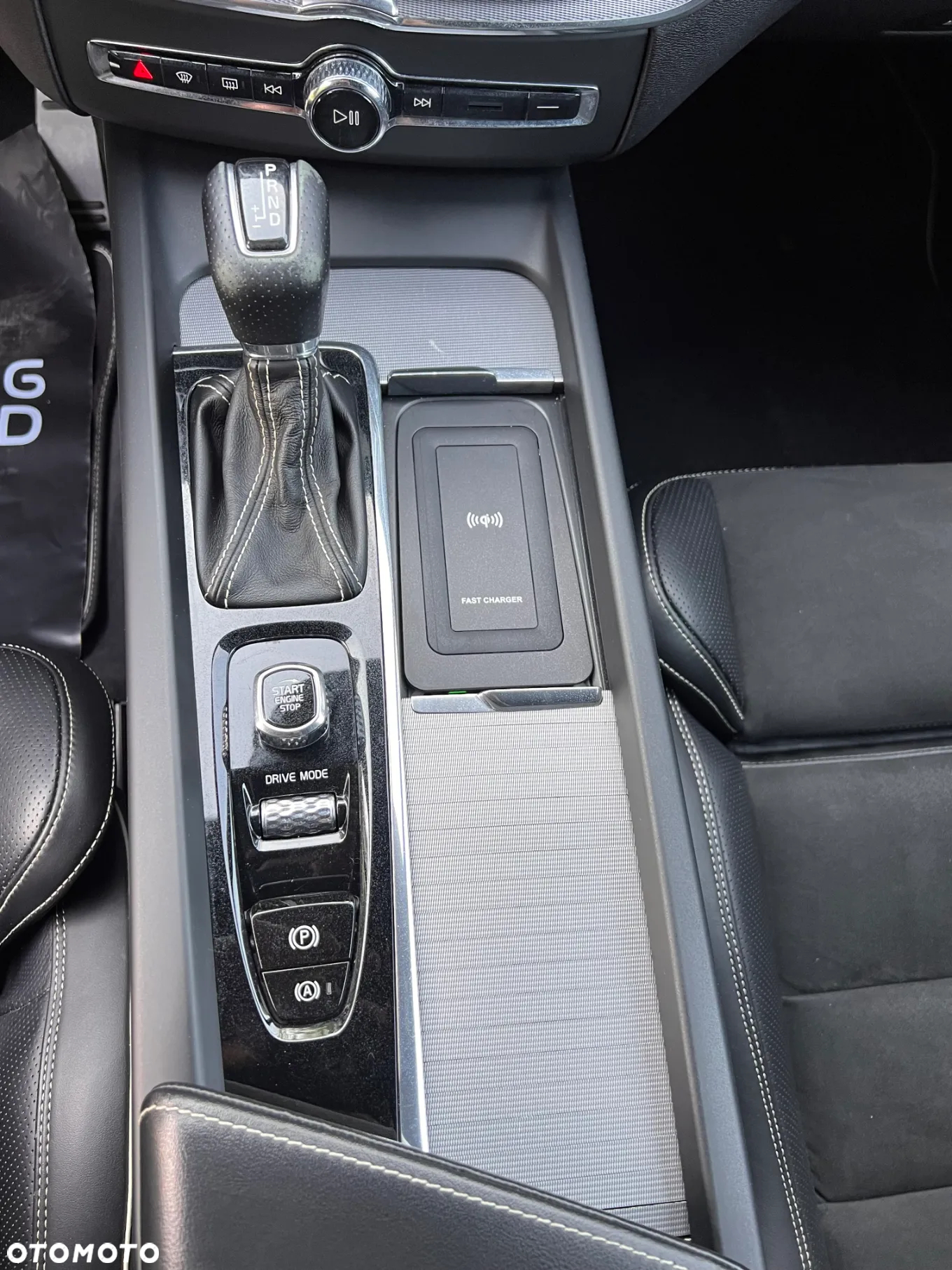 Volvo XC 60 D5 AWD R-Design - 33